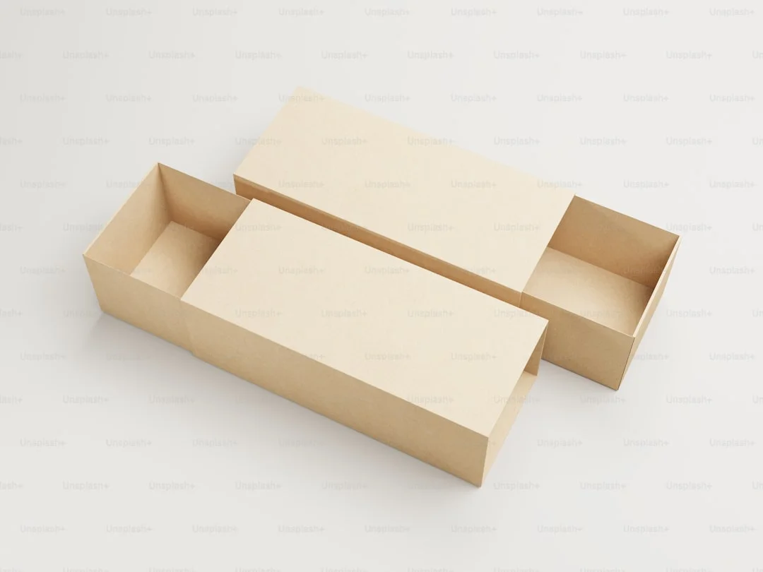 Drawer-style rigid boxes for subscription products