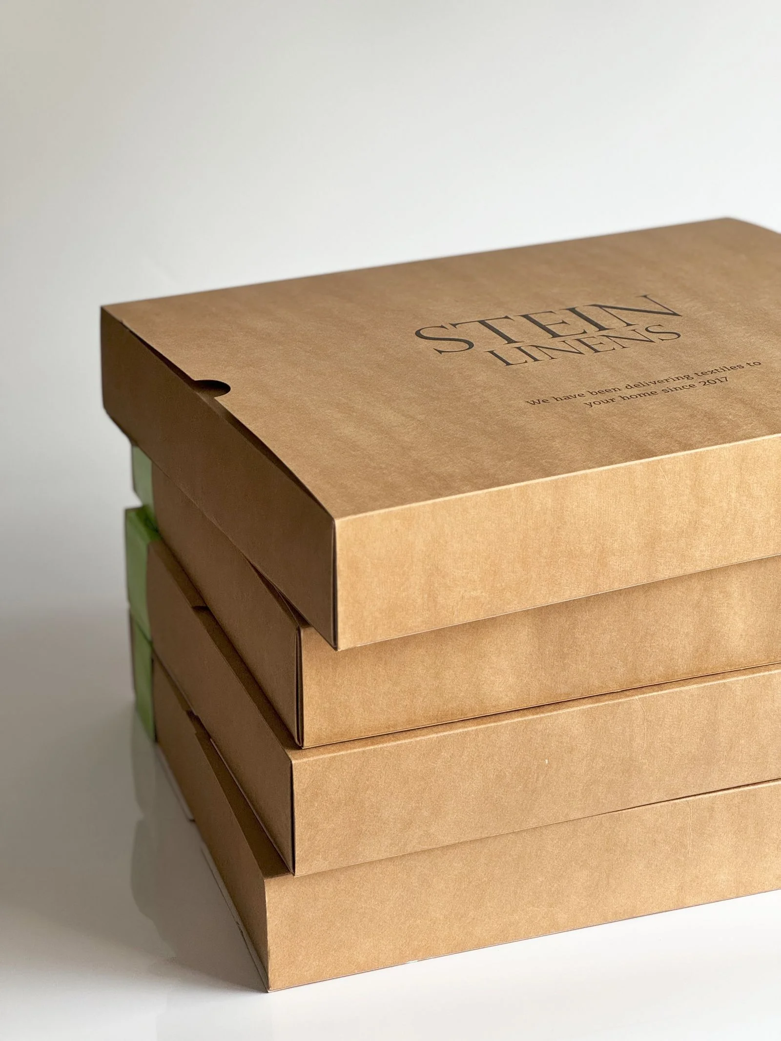 Sustainable custom mailer box with eco friendly print choices