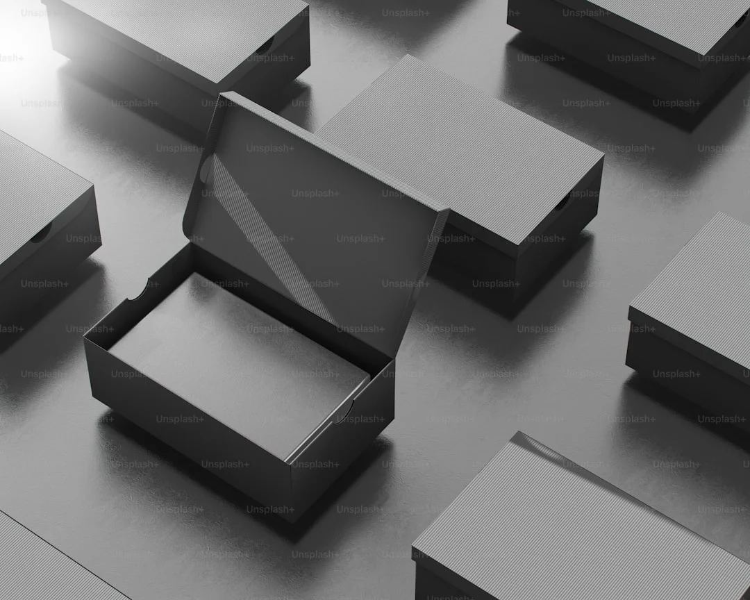 Lid-and-base rigid boxes for subscriptions