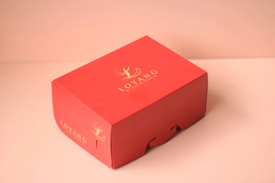 Hot foil stamping on premium rigid gift box