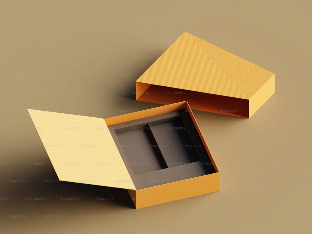 Collapsible rigid subscription box